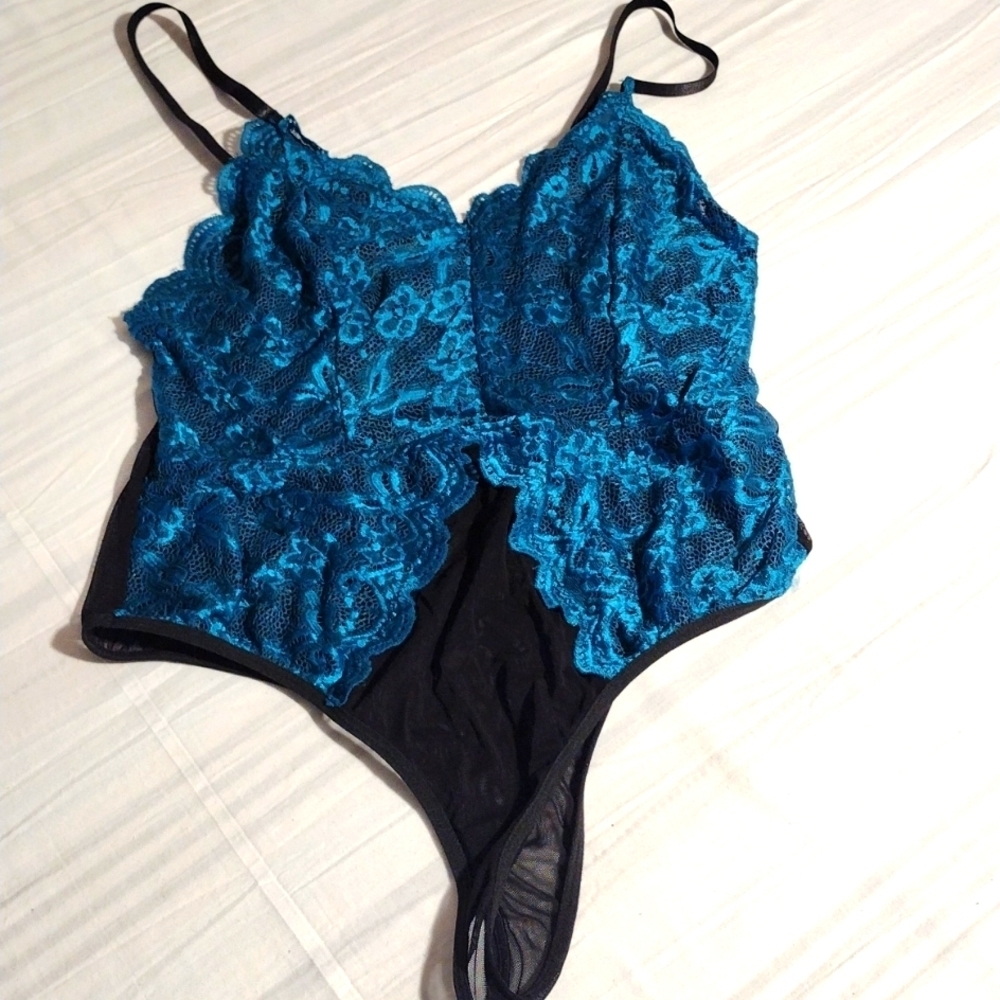 Shein 1X NEGLIGEE NIGHTY BRIGHT TURQUOISE LACE OVER SHEER BLACK NWT NEVER WORN.